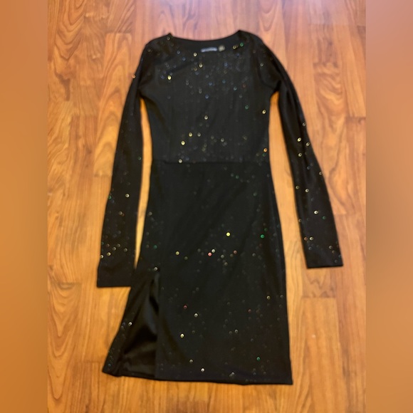 Pretty Little Thing LBD - Picture 4 of 5